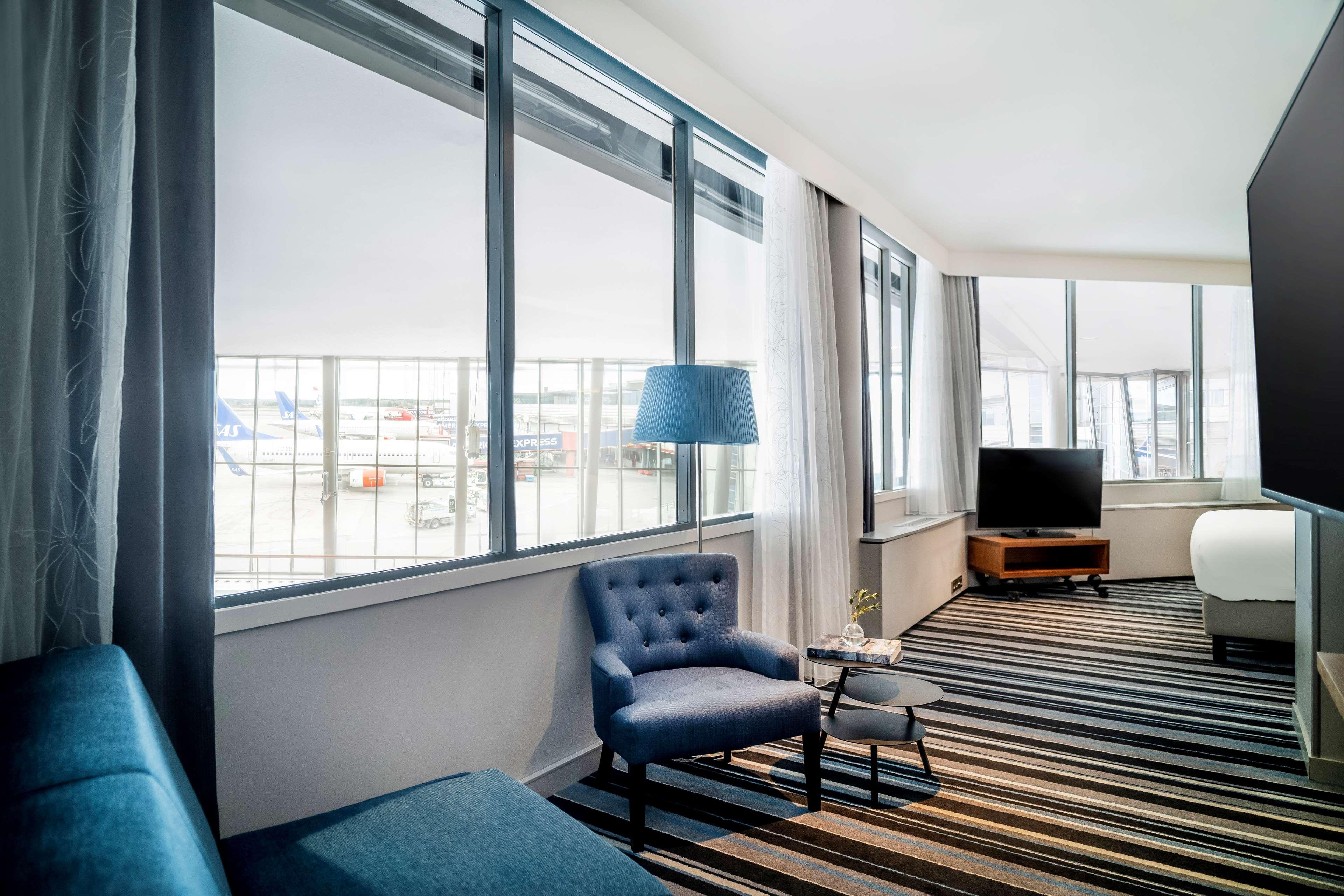 Radisson Blu Airport Terminal Hotel 4*